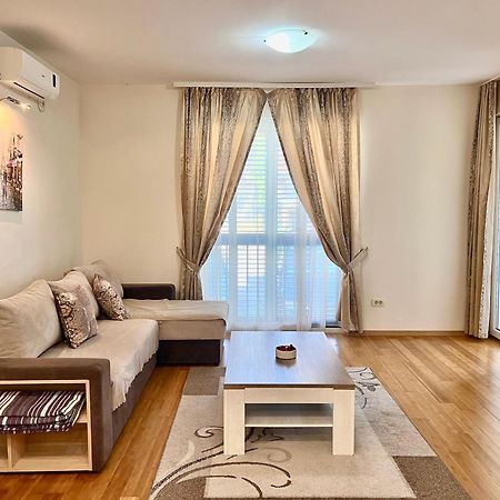 Apartments Nirgilija ティヴァト エクステリア 写真