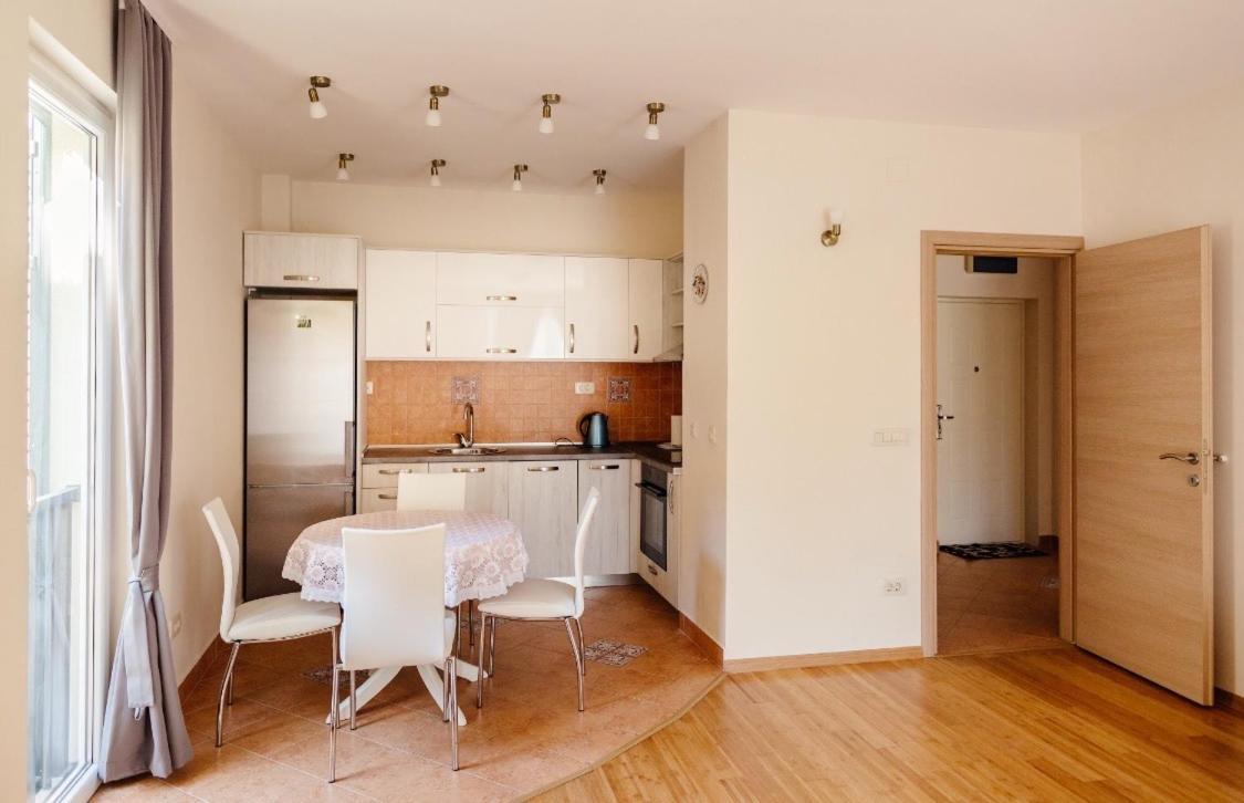 Apartments Nirgilija ティヴァト エクステリア 写真