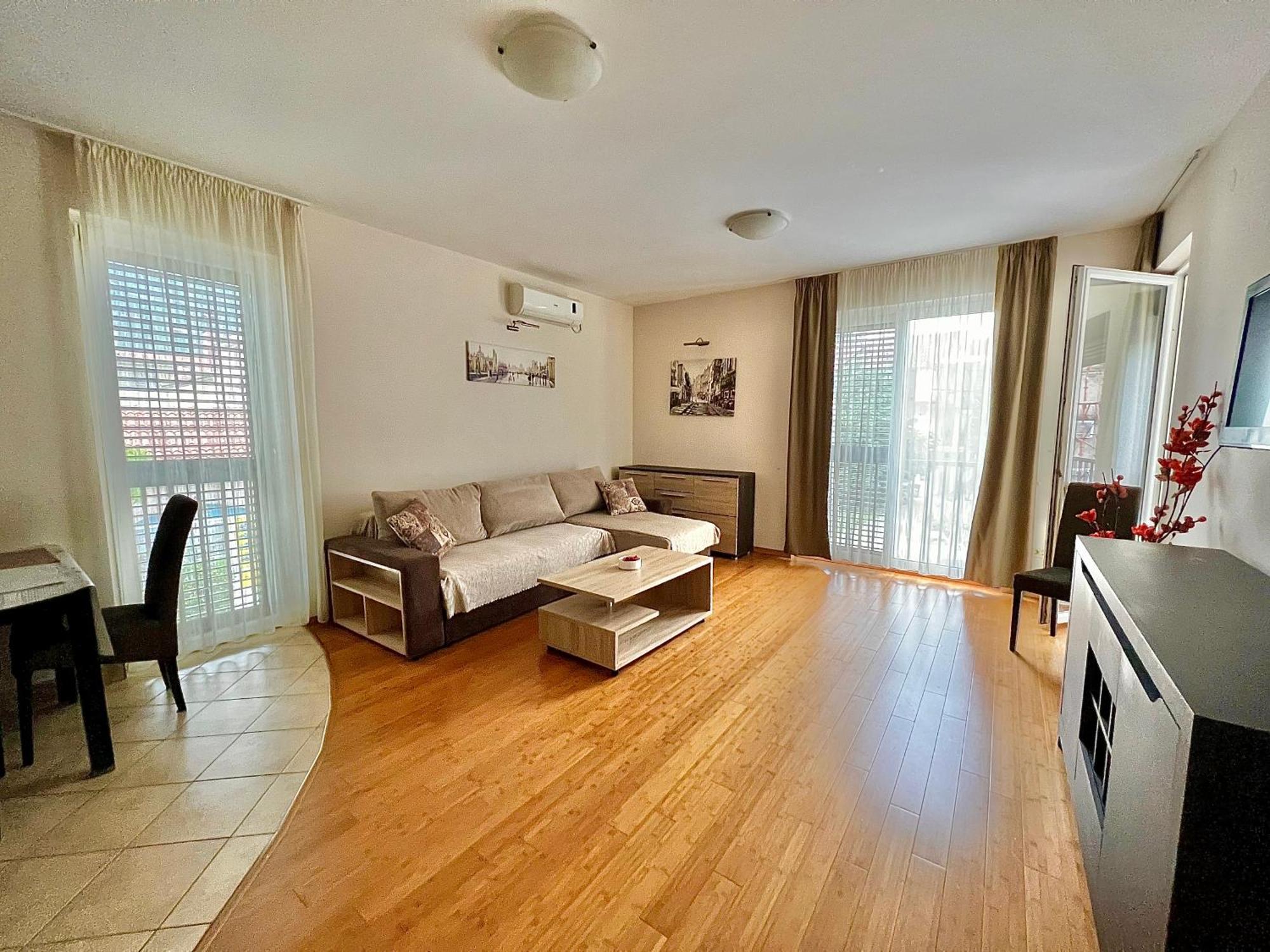 Apartments Nirgilija ティヴァト エクステリア 写真