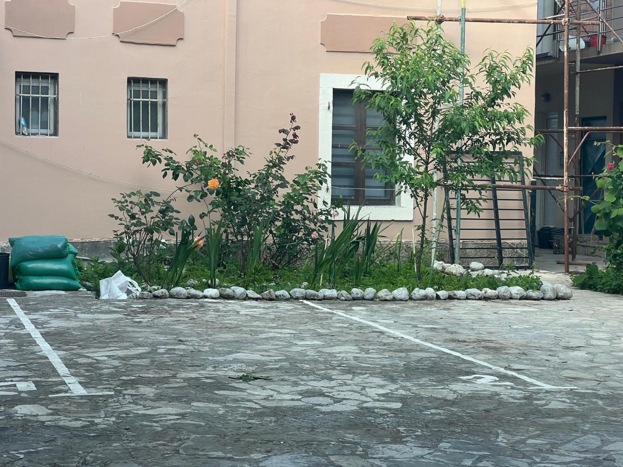 Apartments Nirgilija ティヴァト エクステリア 写真